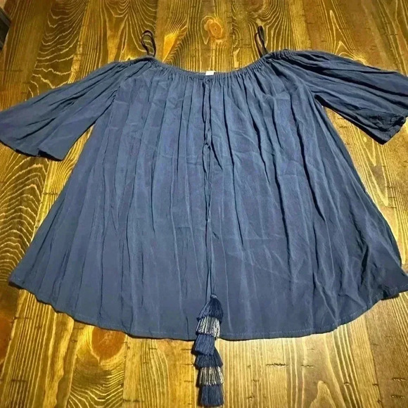 lilly pulitzer S navy blue off the shoulder flutter sleeve top - Picture 6 of 6